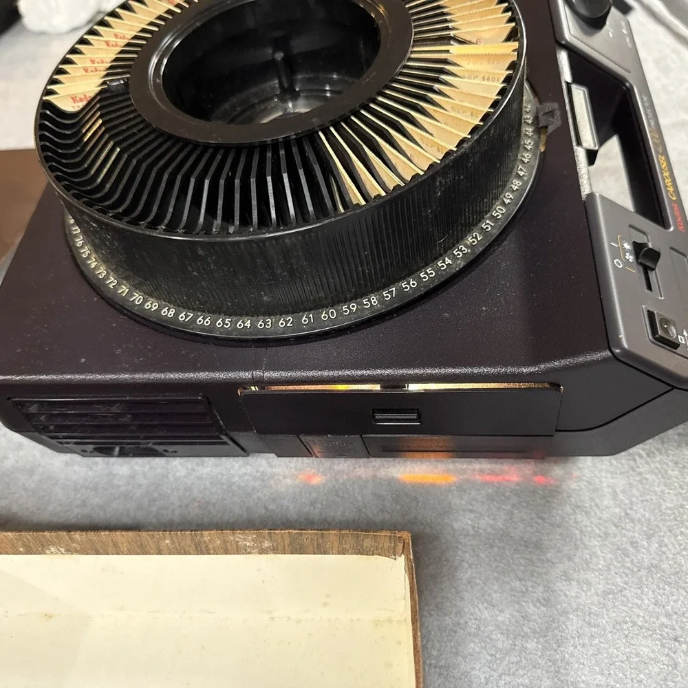 Vintage Kodak Carousel 4200 Projector With Manual And Original Box Plus 57Slides